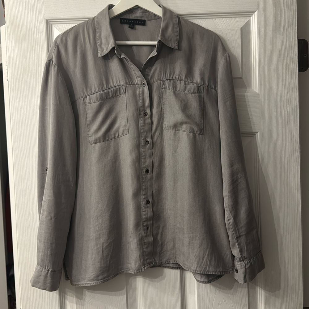 Women’s grey shirt size S EUC
